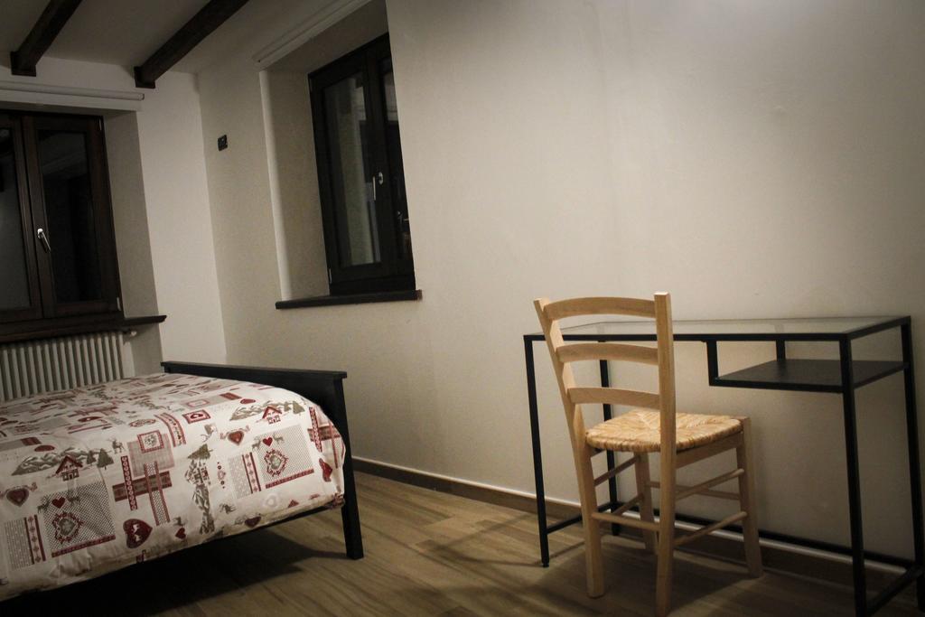 La Casa Dei Gatti Bed & Breakfast Limone Piemonte Bilik gambar